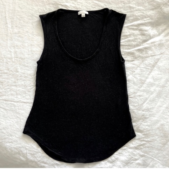 2 for $30 ARITZIA Tanks!!! - Picture 5 of 5